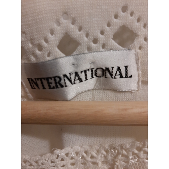 Beautiful Flower Long Sleeve - Picture 4 of 4